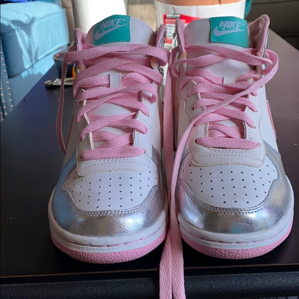 Nike white/metallic sliver Prestige 3